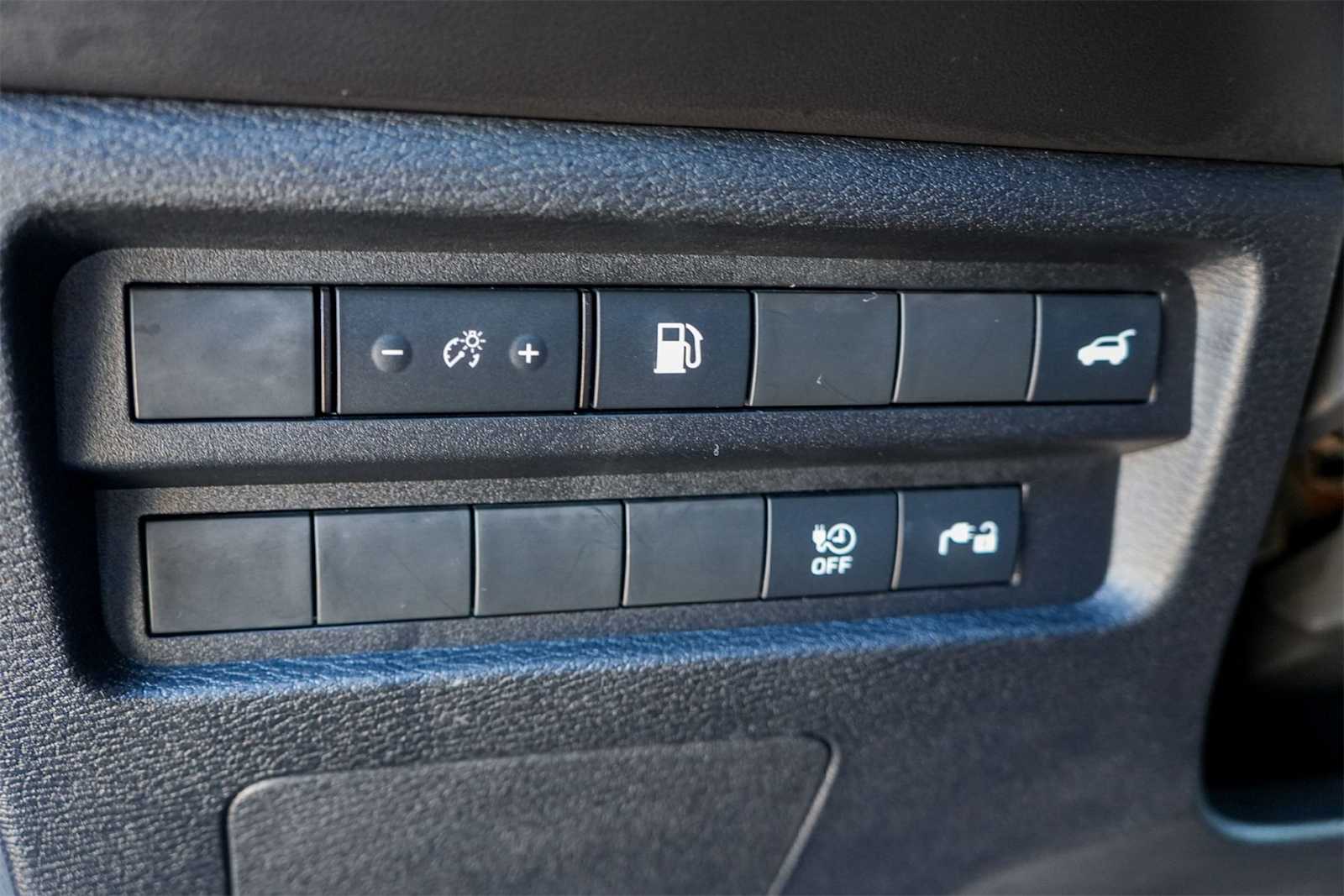 Thumbnail: 2024 Mitsubishi Outlander - 23