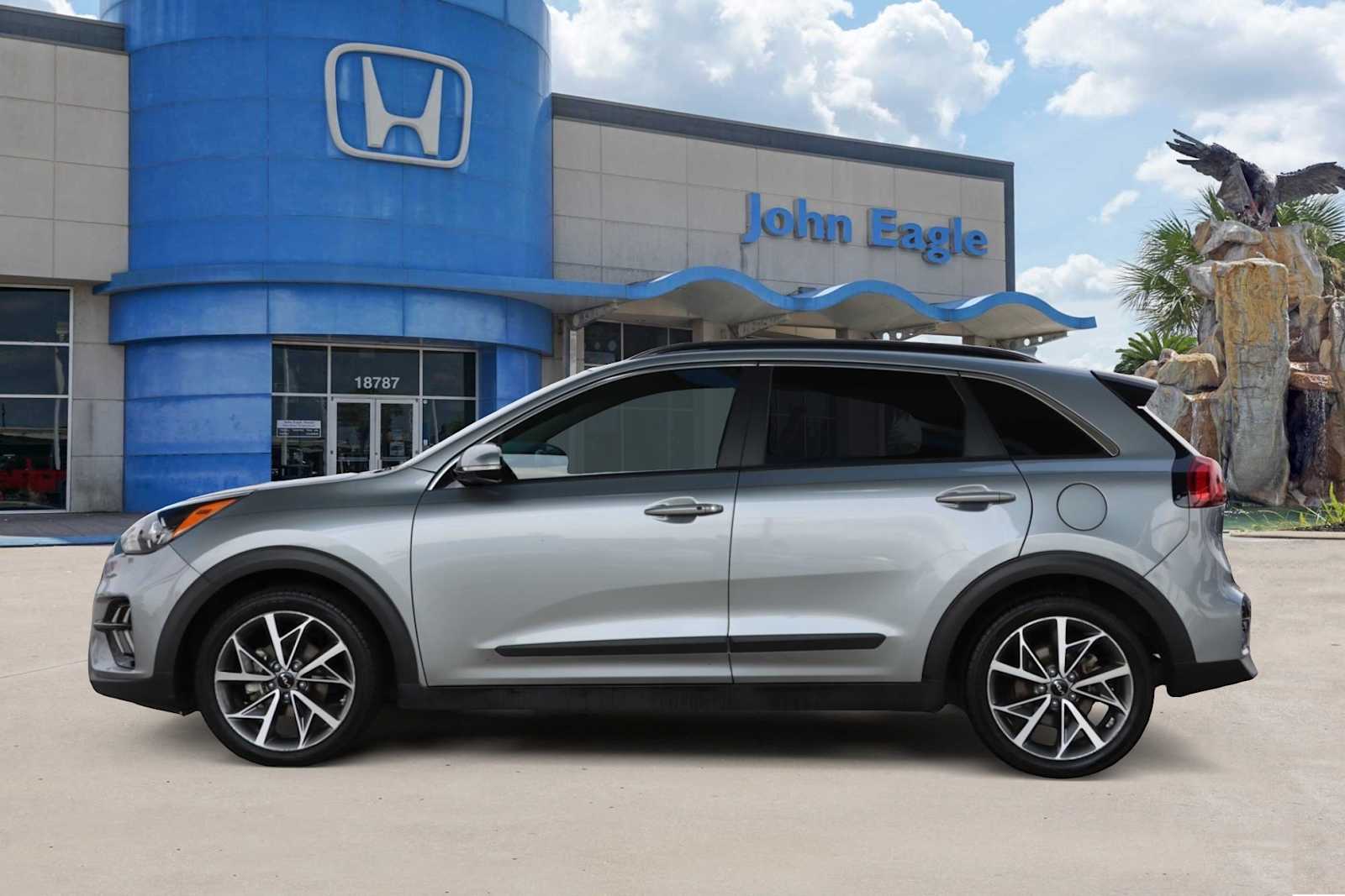 Thumbnail: 2022 Kia Niro - 3