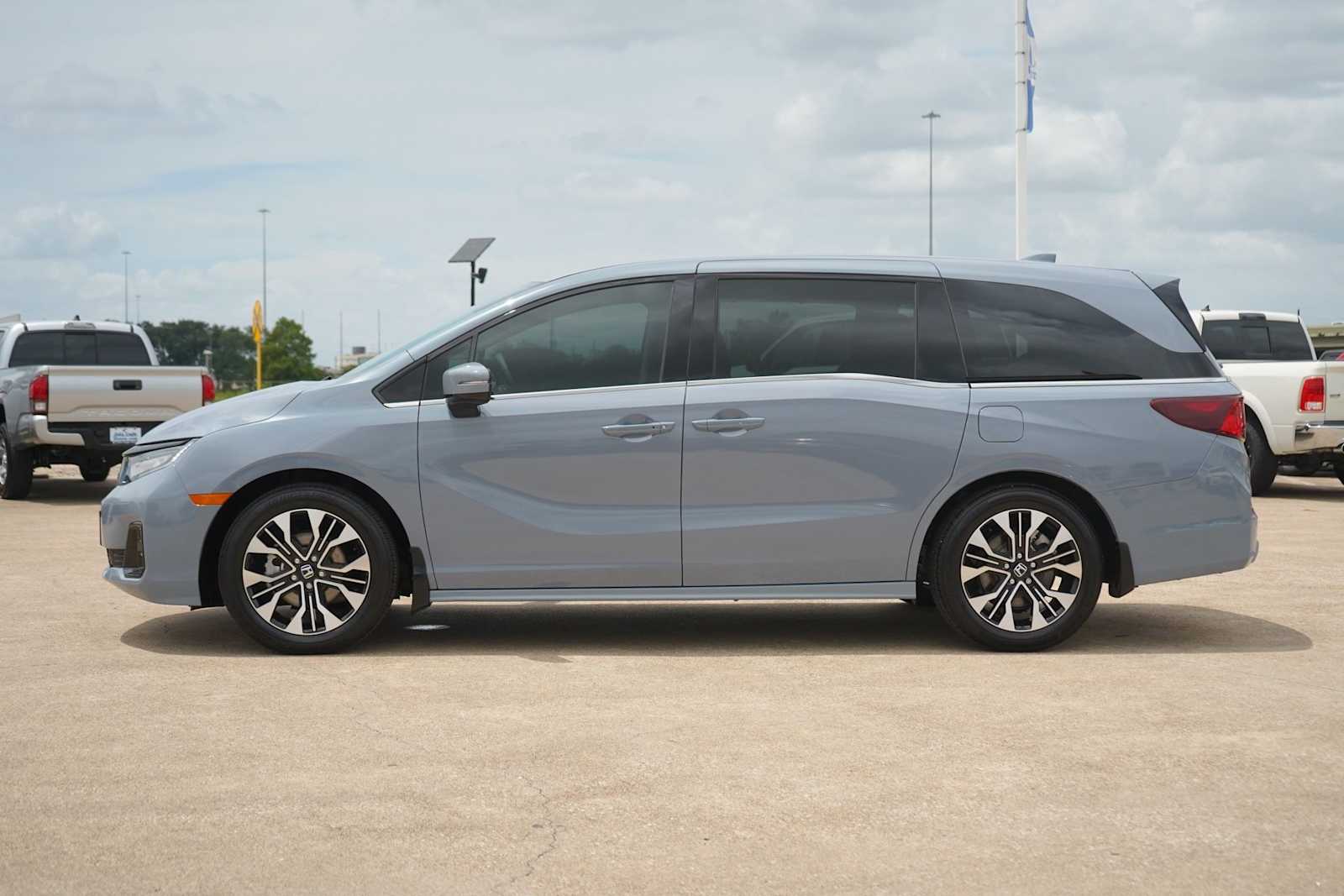 Thumbnail: 2026 Honda Odyssey - 2