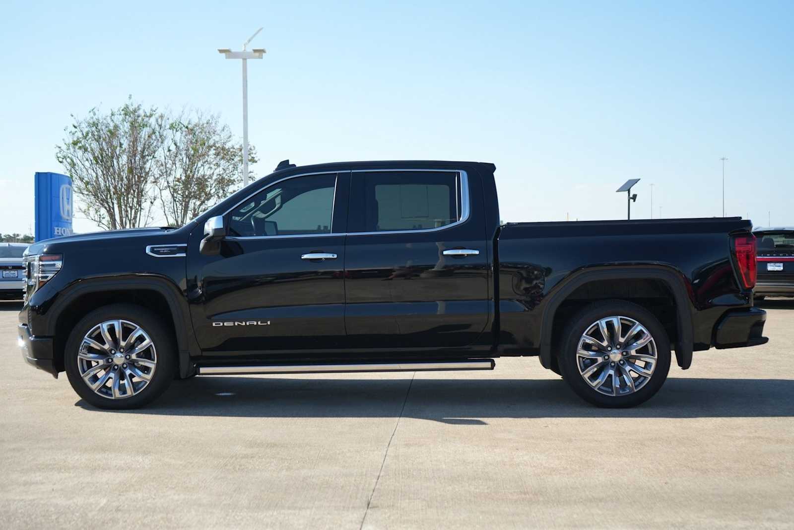 Thumbnail: 2024 GMC Sierra 1500 - 3