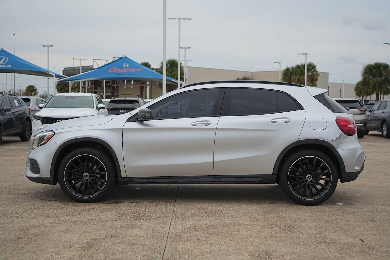 Thumbnail: 2020 Mercedes-Benz GLA - 3