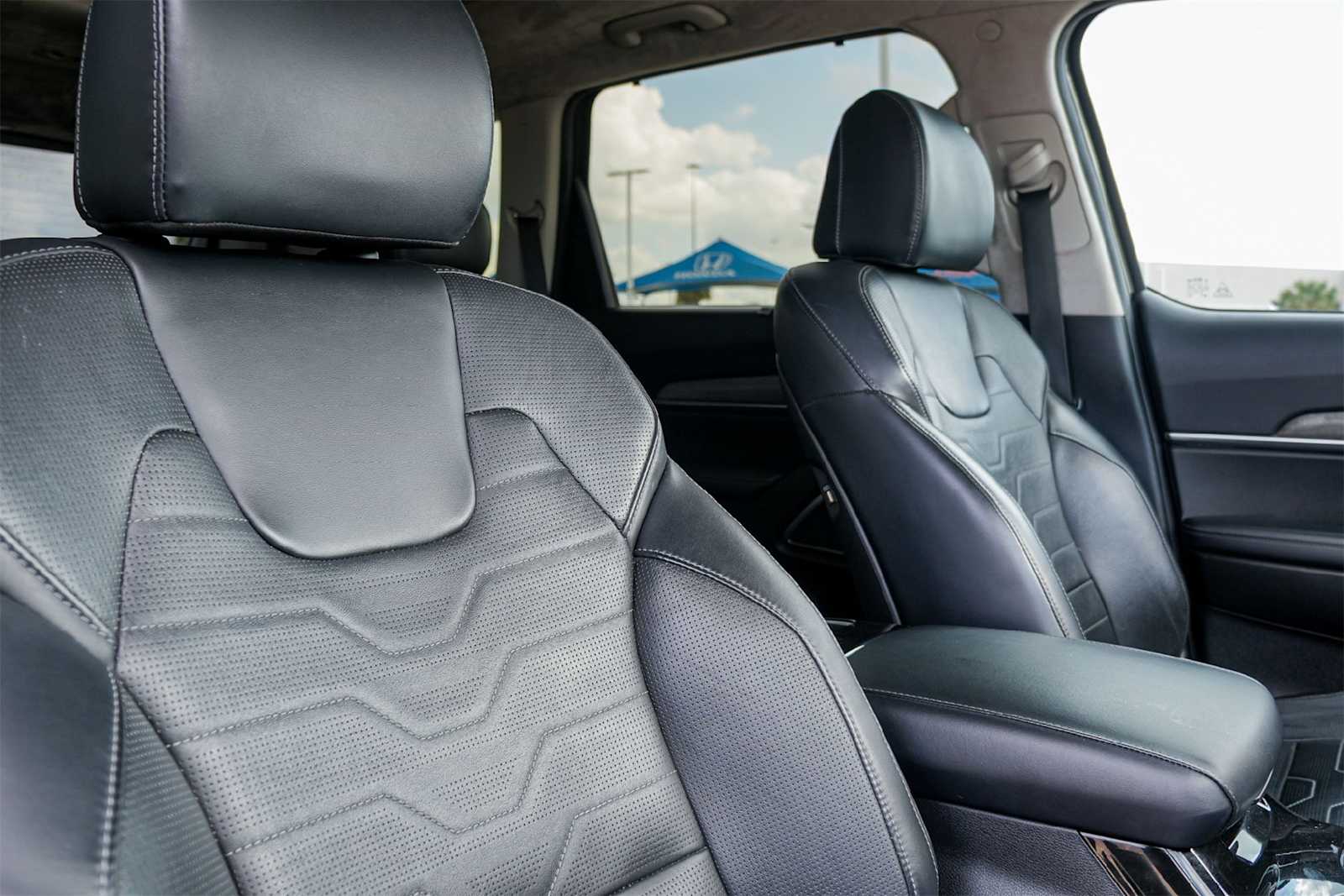 Thumbnail: 2022 Kia Telluride - 14