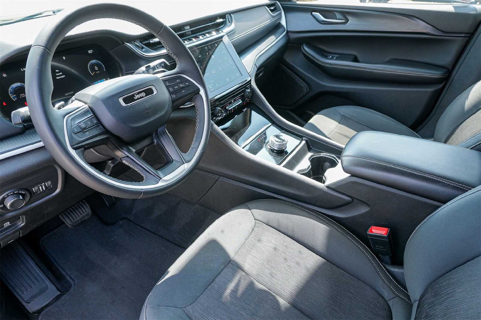 Thumbnail: 2023 Jeep Grand Cherokee - 2