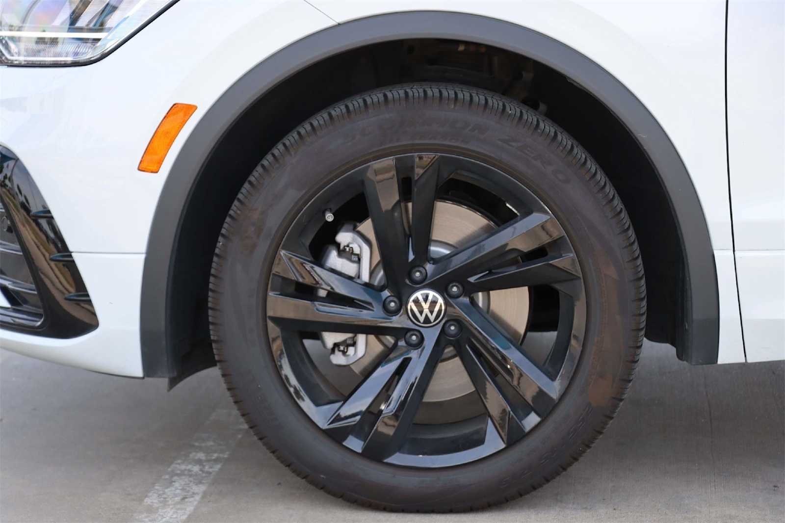 Thumbnail: 2024 Volkswagen Tiguan - 8