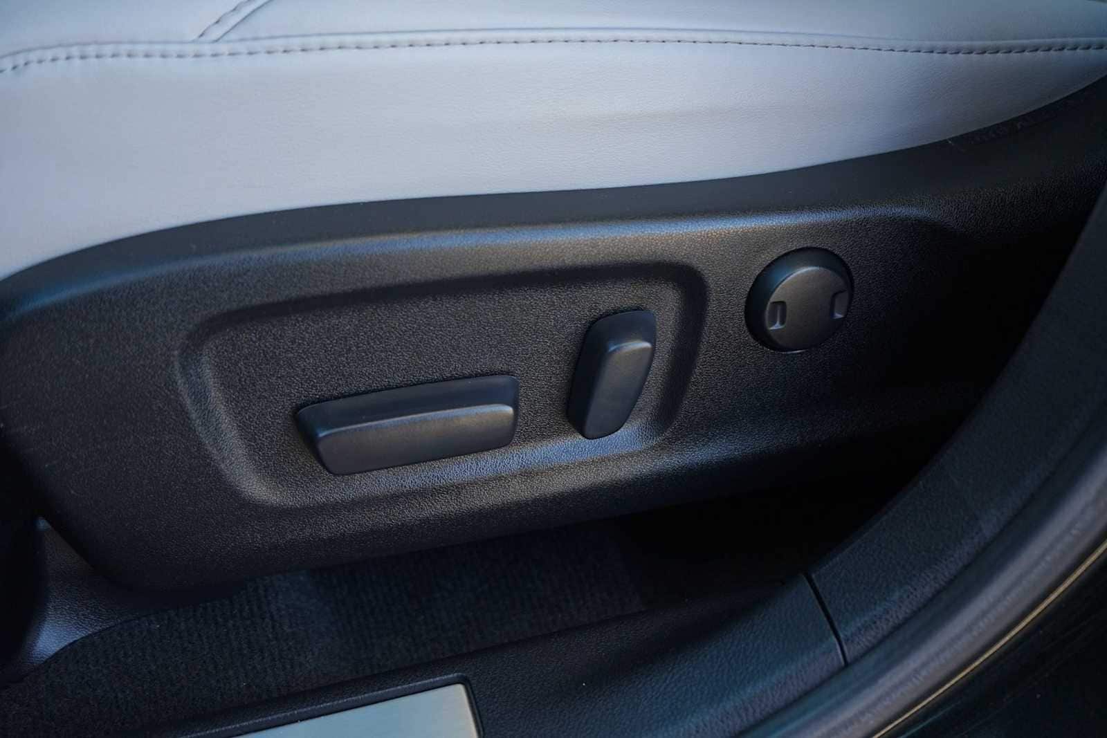 Thumbnail: 2022 Lexus RX - 12