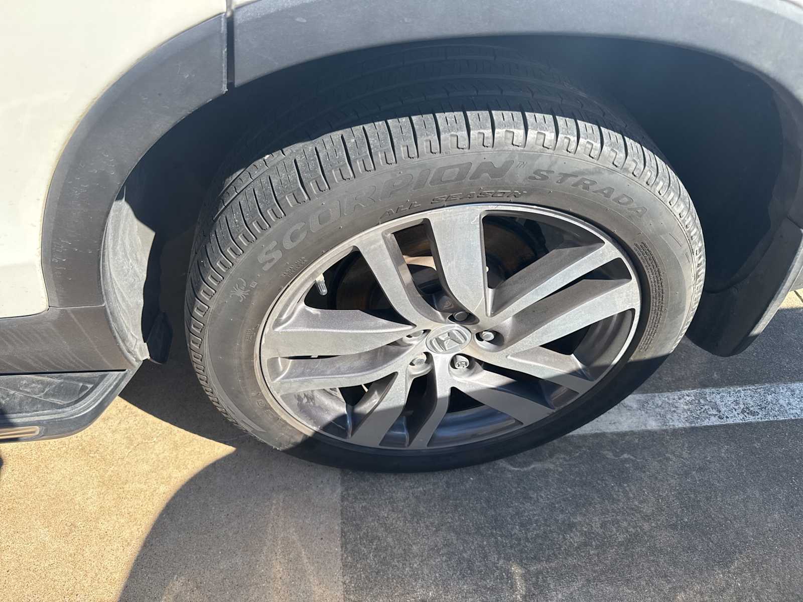 2017 Honda Pilot Touring photo 4