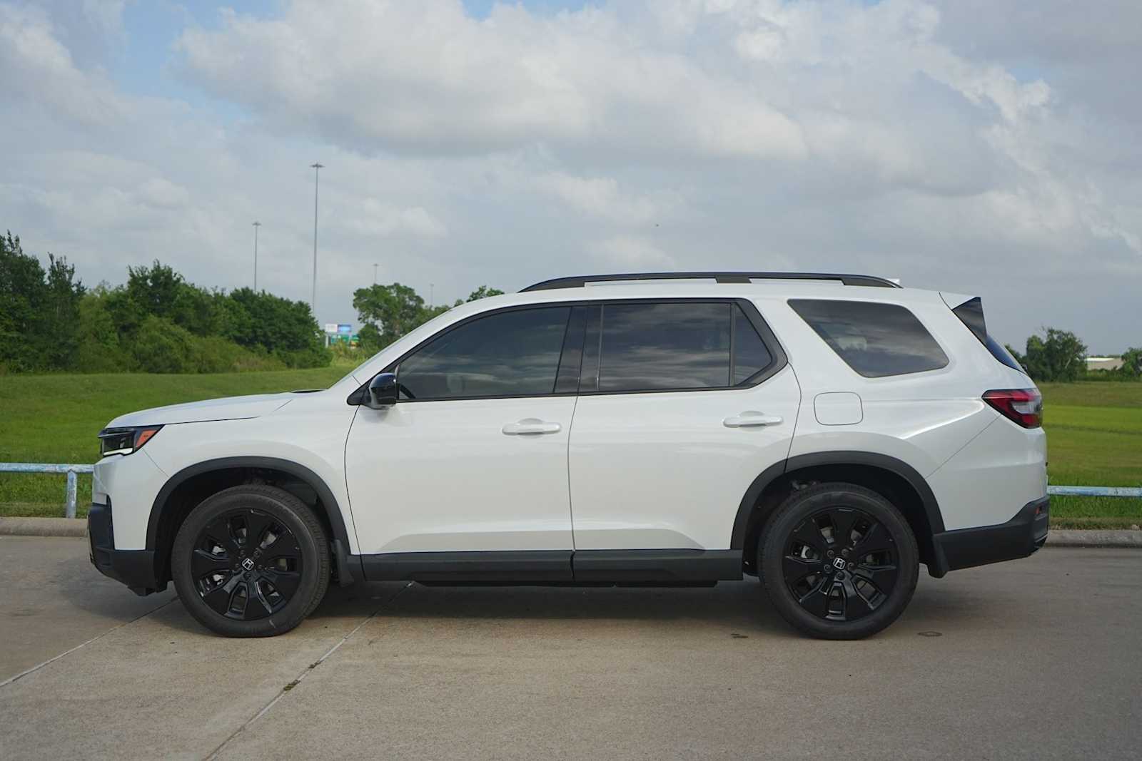 Thumbnail: 2026 Honda Pilot - 3