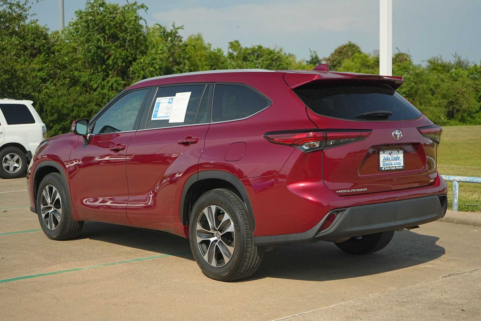 2023 Toyota Highlander XLE - Photo 4
