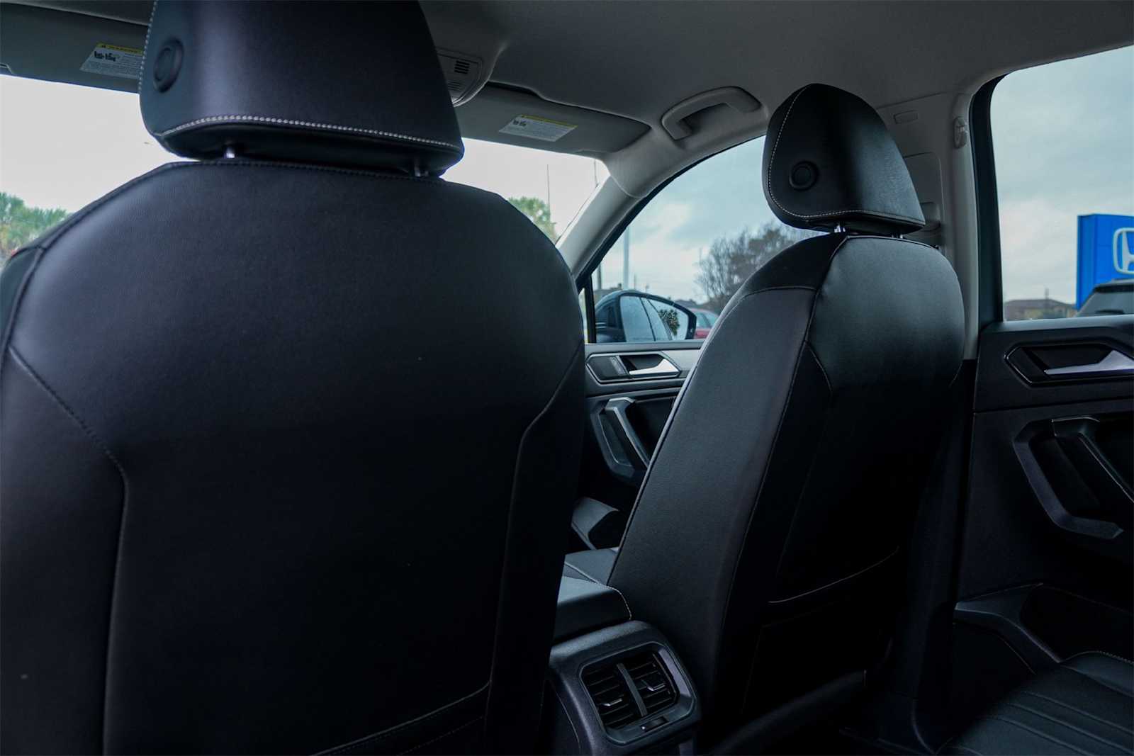 Thumbnail: 2024 Volkswagen Tiguan - 12