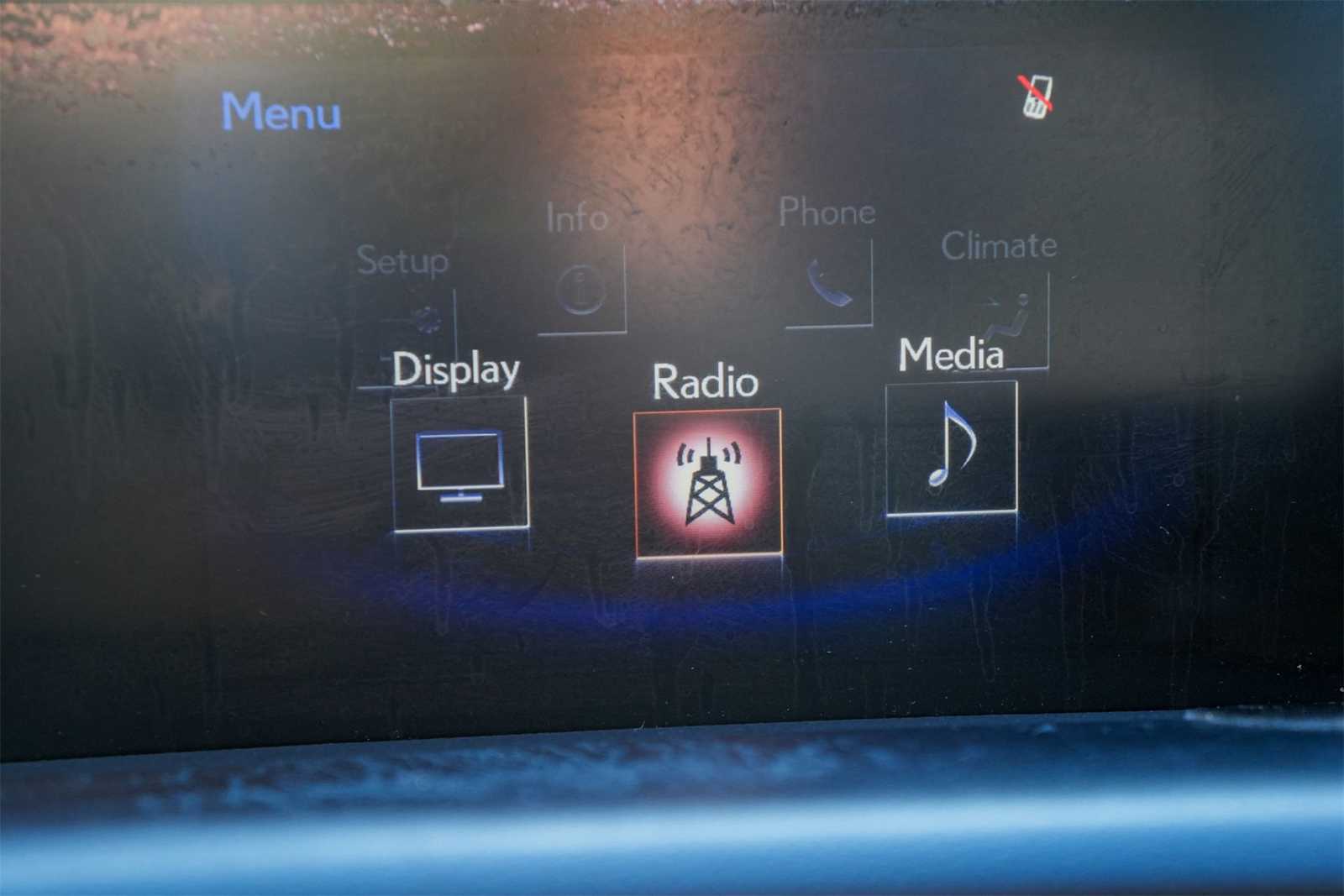 Thumbnail: 2015 Lexus IS - 16