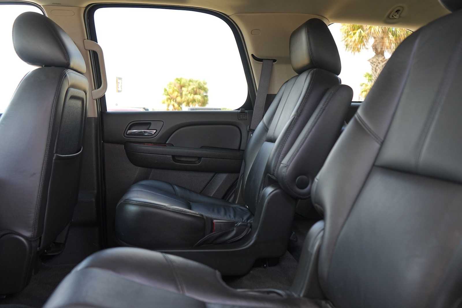 Thumbnail: 2011 Chevrolet Tahoe - 14