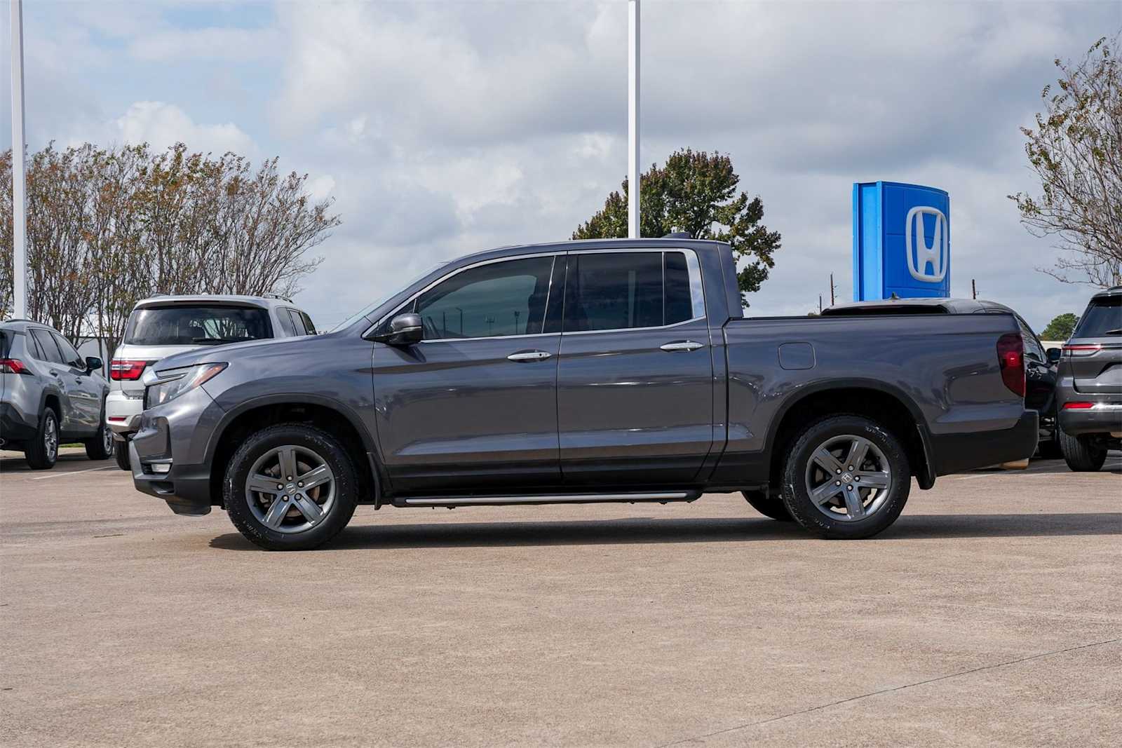 2022 Honda Ridgeline RTL-E photo 2