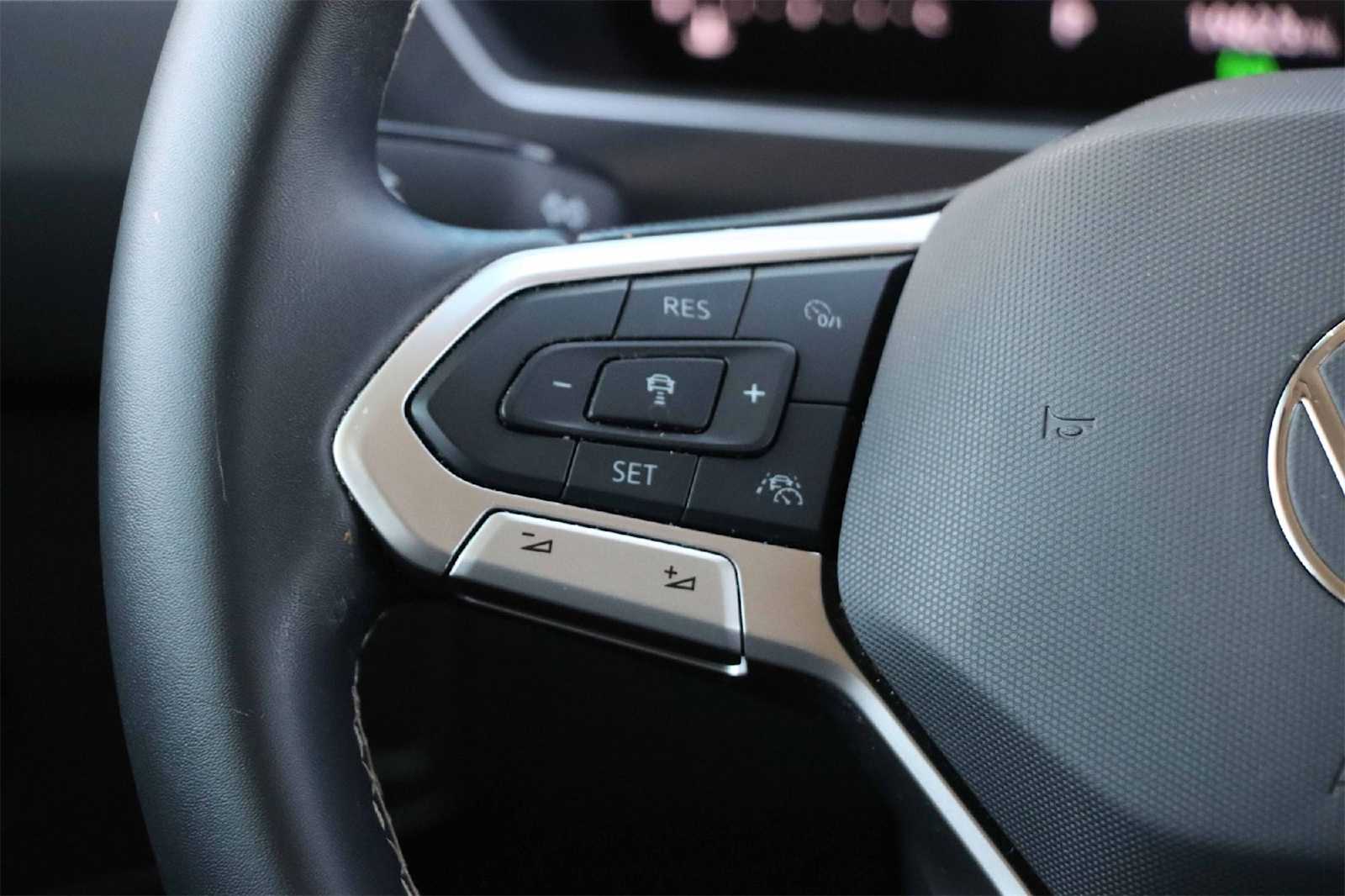 Thumbnail: 2024 Volkswagen Tiguan - 22