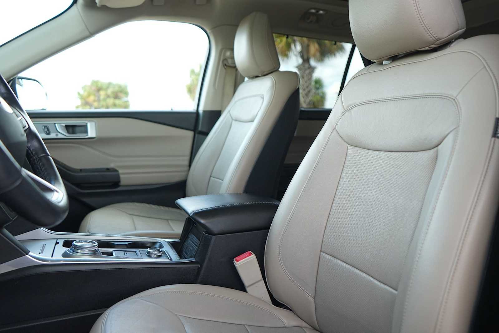 Thumbnail: 2020 Ford Explorer - 11