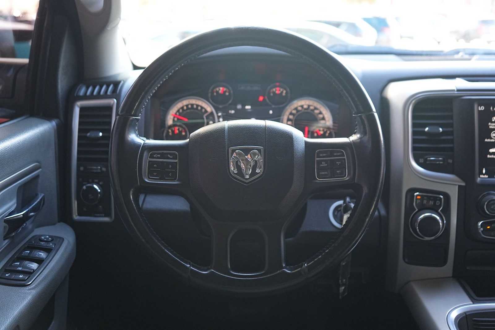 Thumbnail: 2019 RAM 1500 Classic - 16