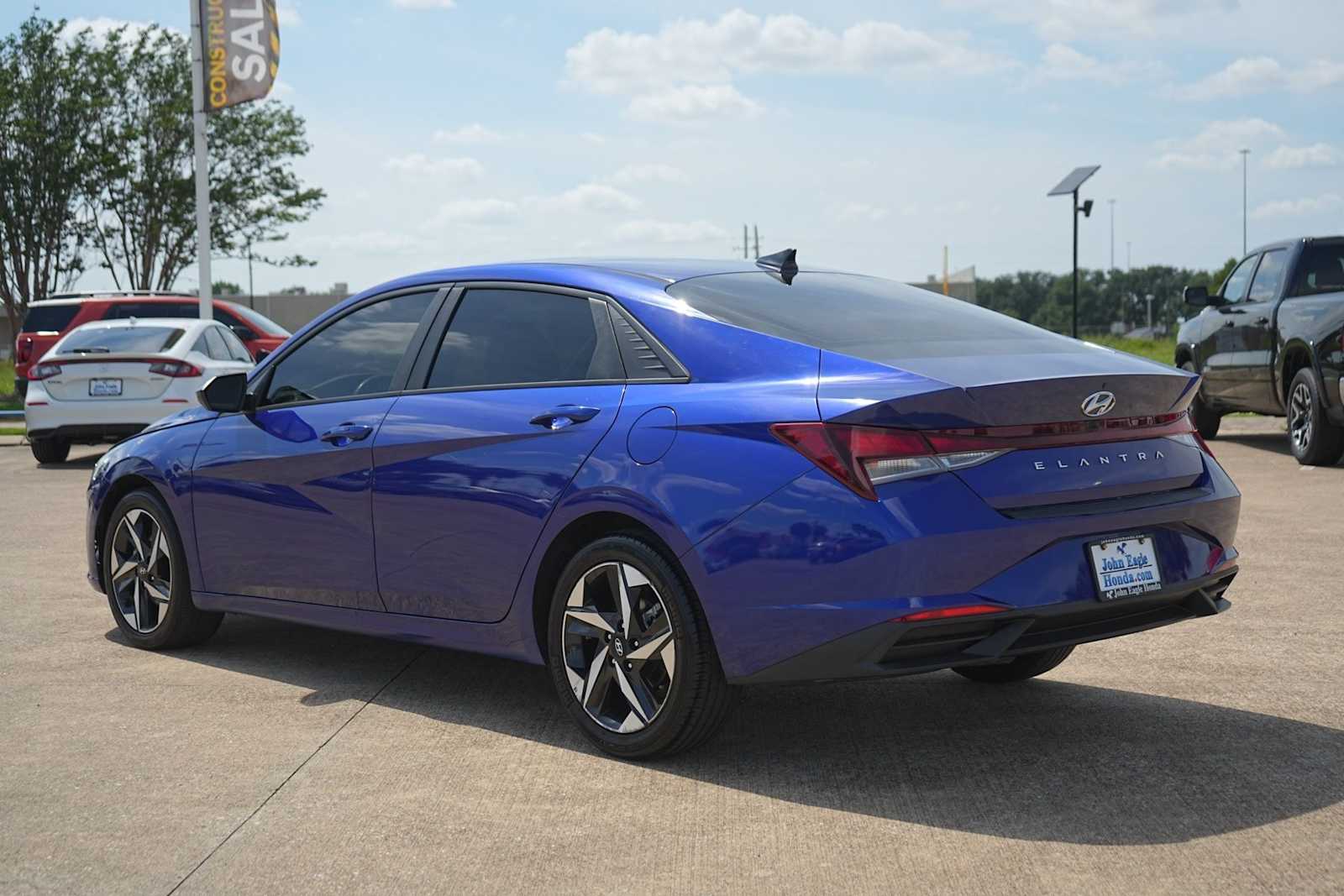 Thumbnail: 2023 Hyundai Elantra - 4