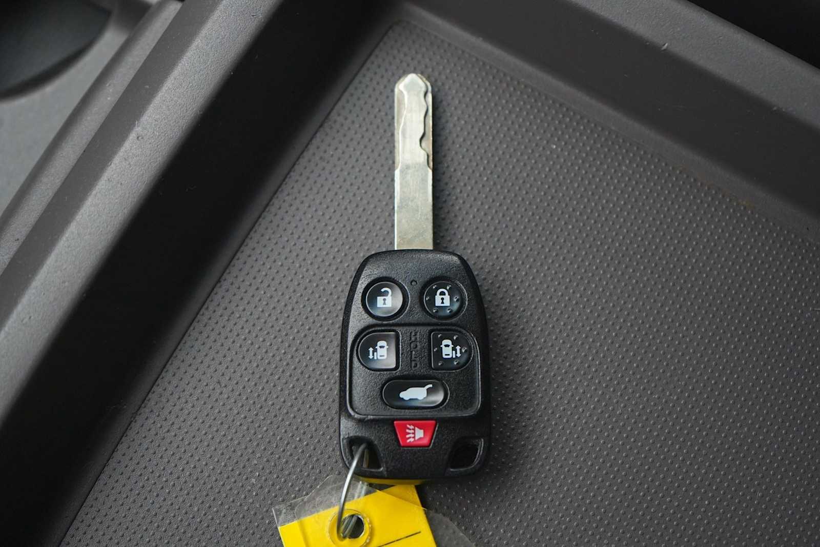 Thumbnail: 2013 Honda Odyssey - 28