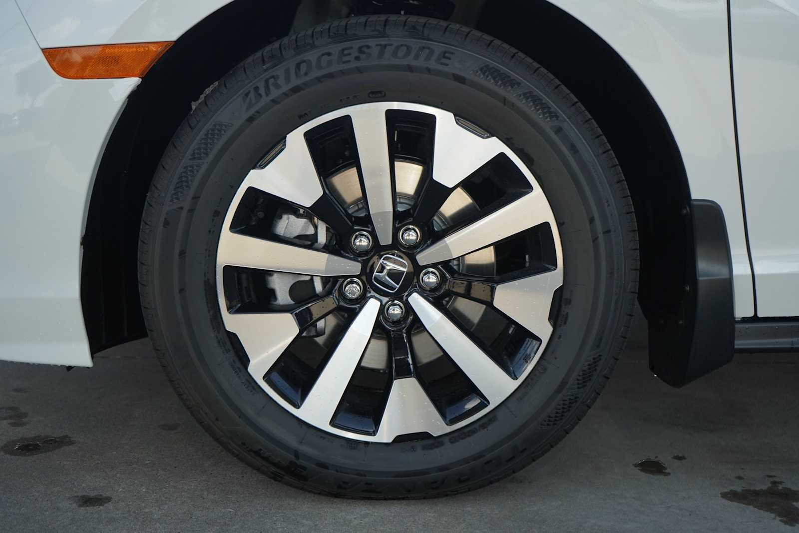 Thumbnail: 2026 Honda Odyssey - 8