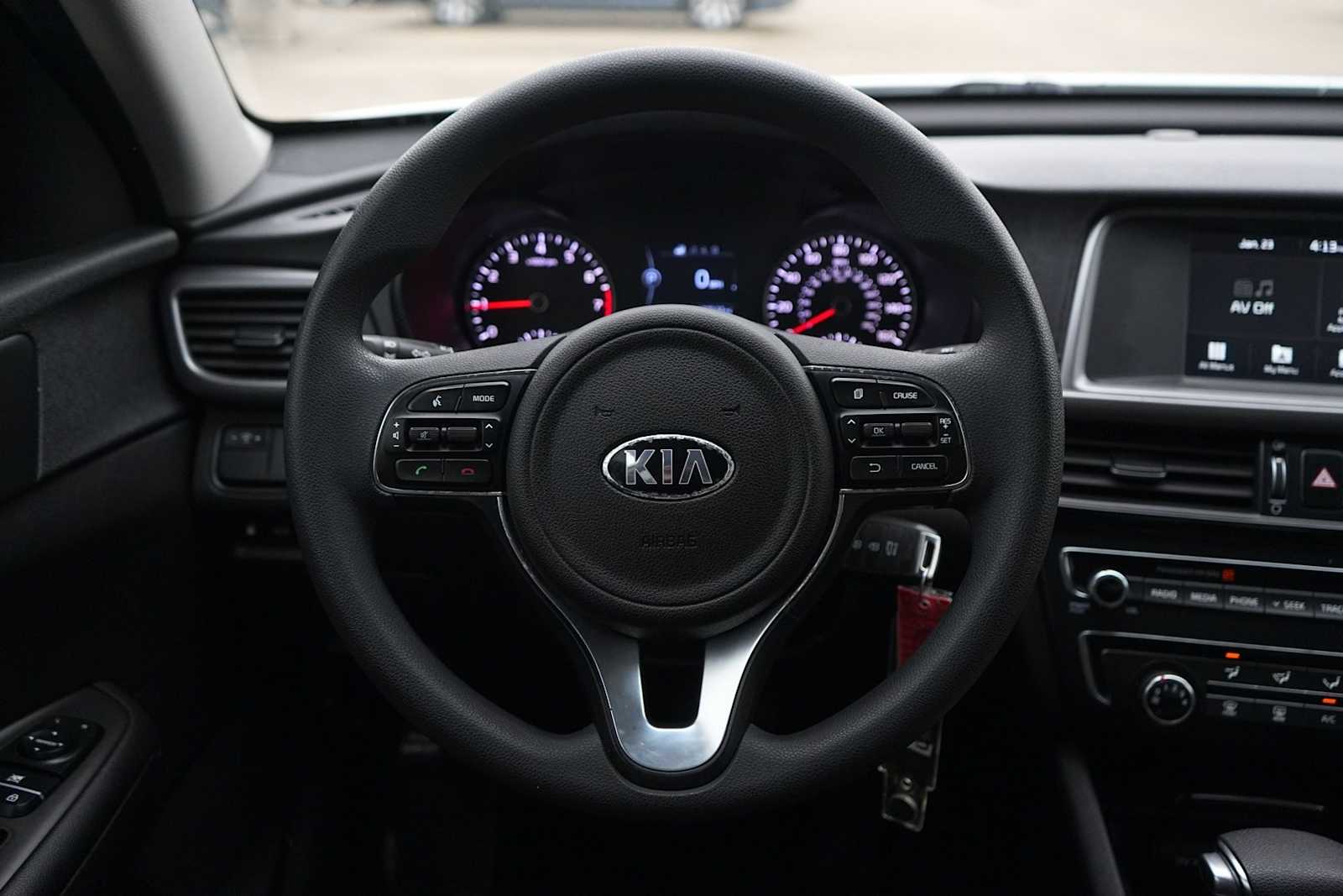 Thumbnail: 2018 Kia Optima - 16