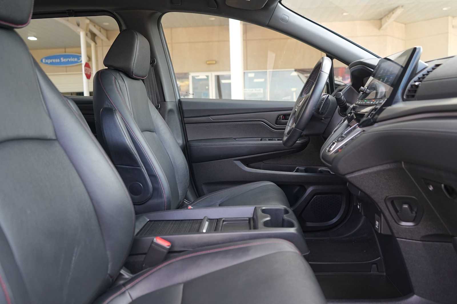 Thumbnail: 2023 Honda Odyssey - 15