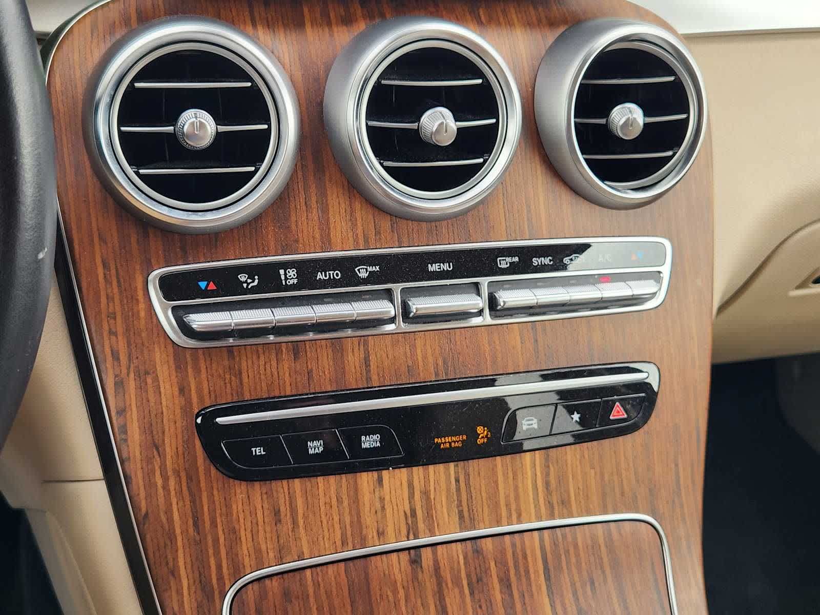 Thumbnail: 2022 Mercedes-Benz GLC - 19