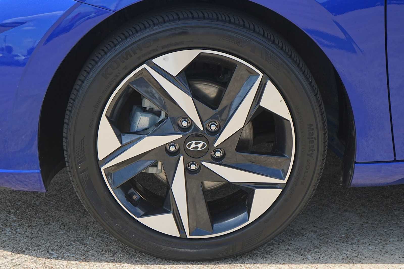 Thumbnail: 2023 Hyundai Elantra - 7