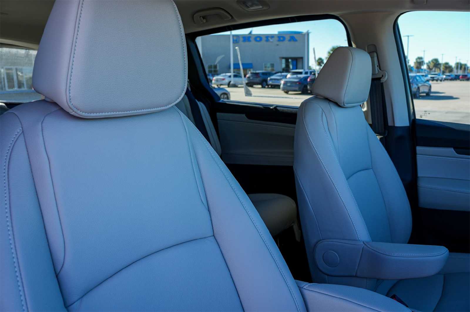 Thumbnail: 2026 Honda Odyssey - 14