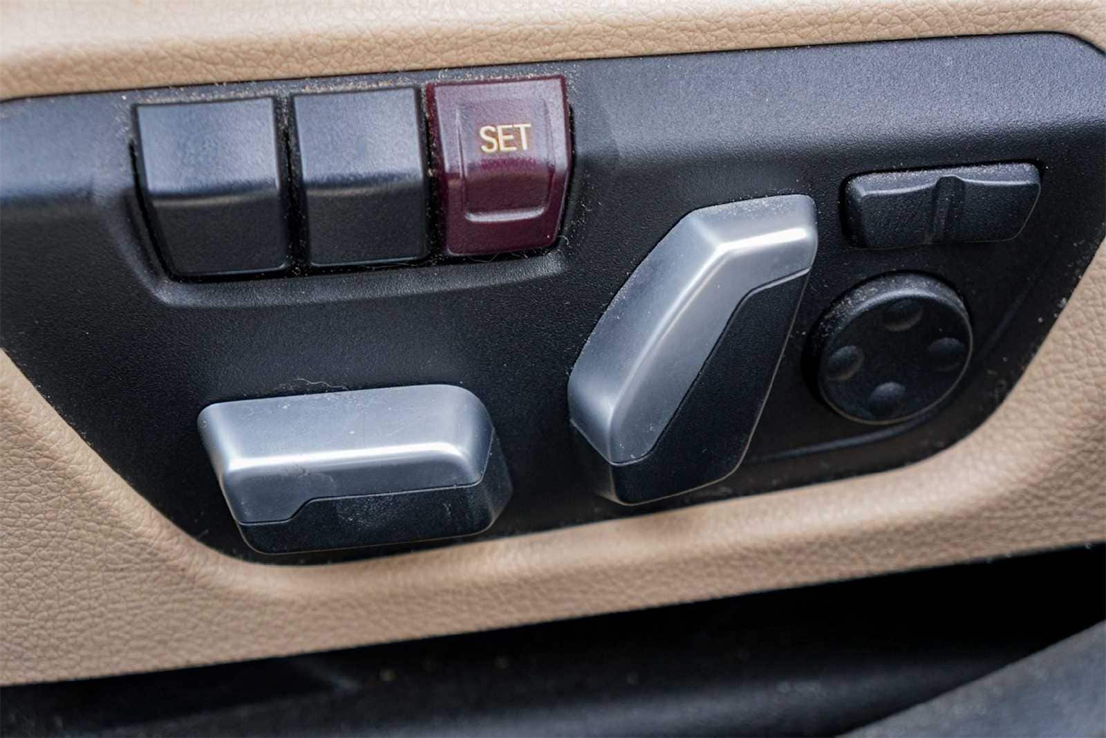 Thumbnail: 2017 BMW 3 Series - 21