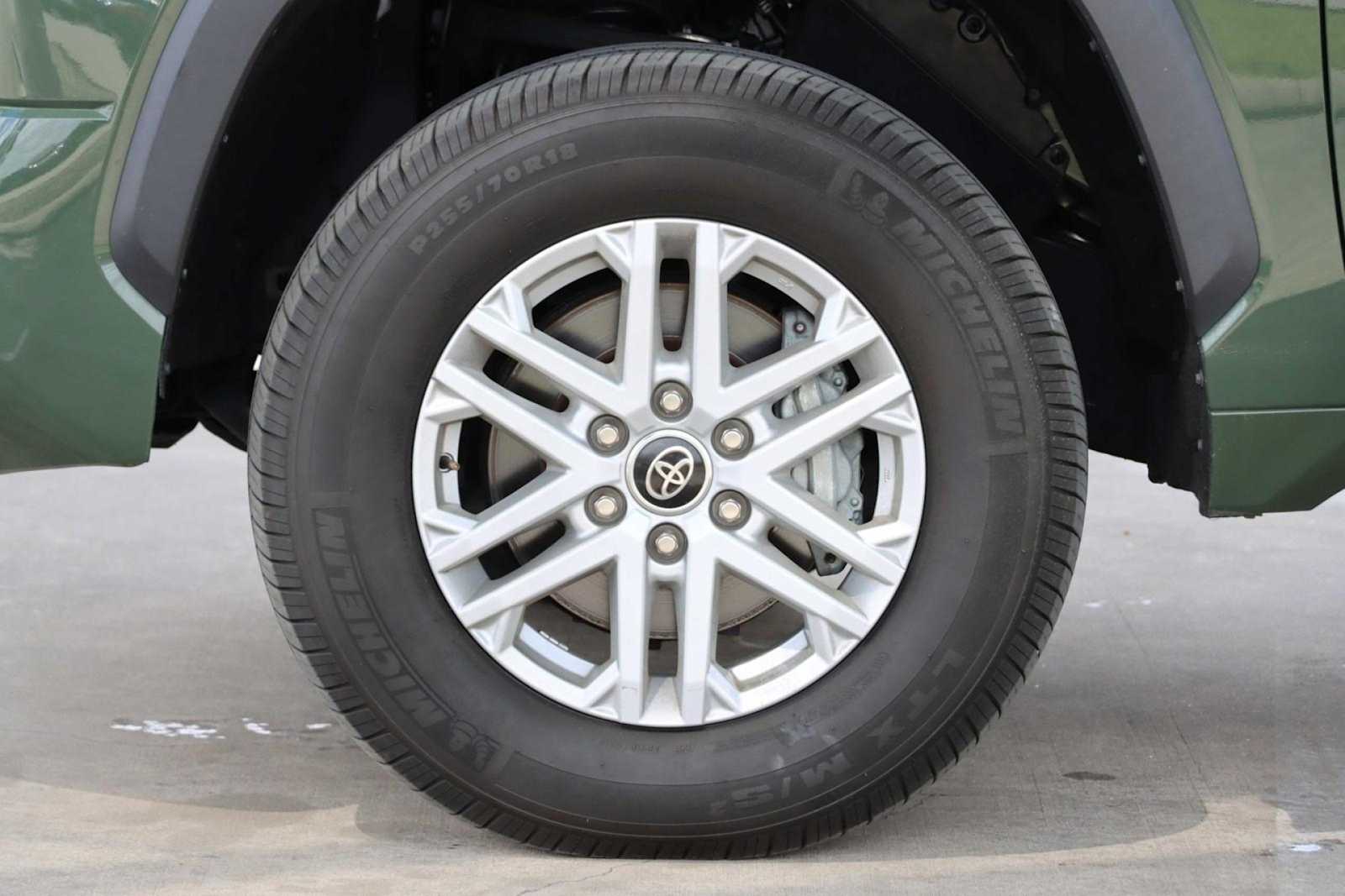 2022 Toyota Tundra SR5 8