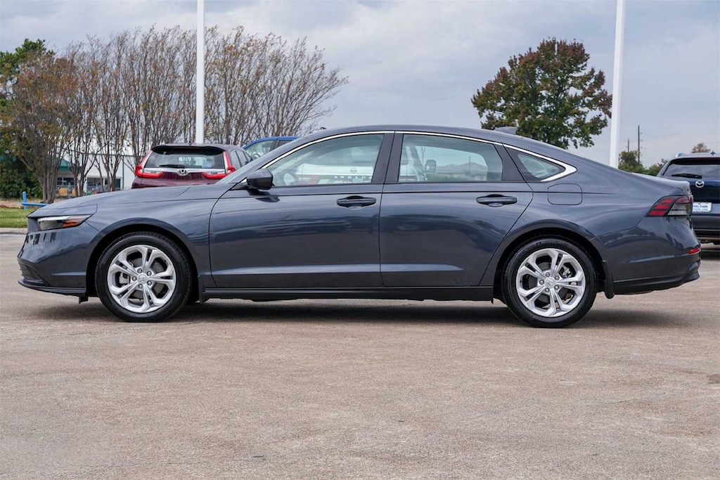 Used 2025 Honda Accord LX Sedan