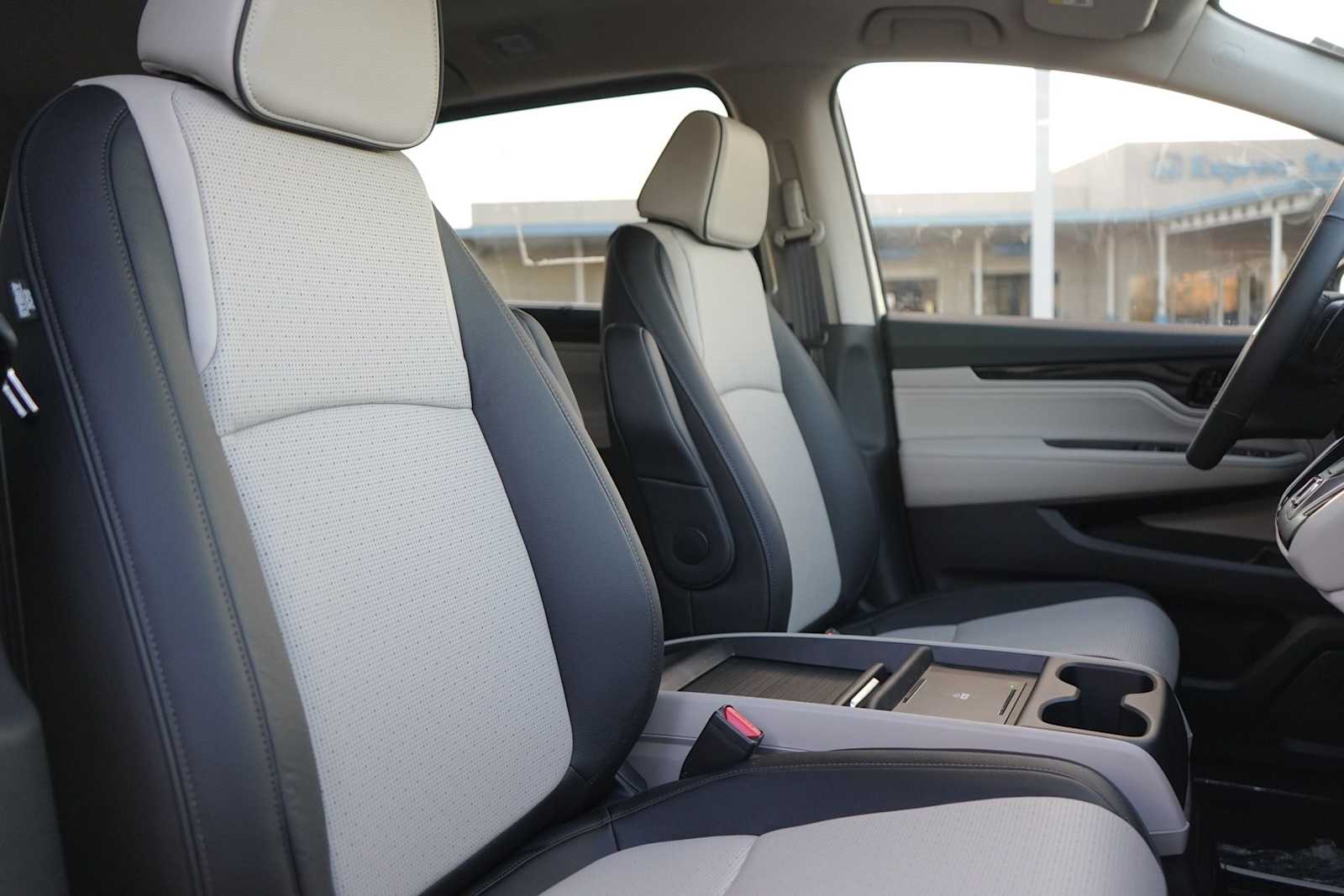 Thumbnail: 2026 Honda Odyssey - 14