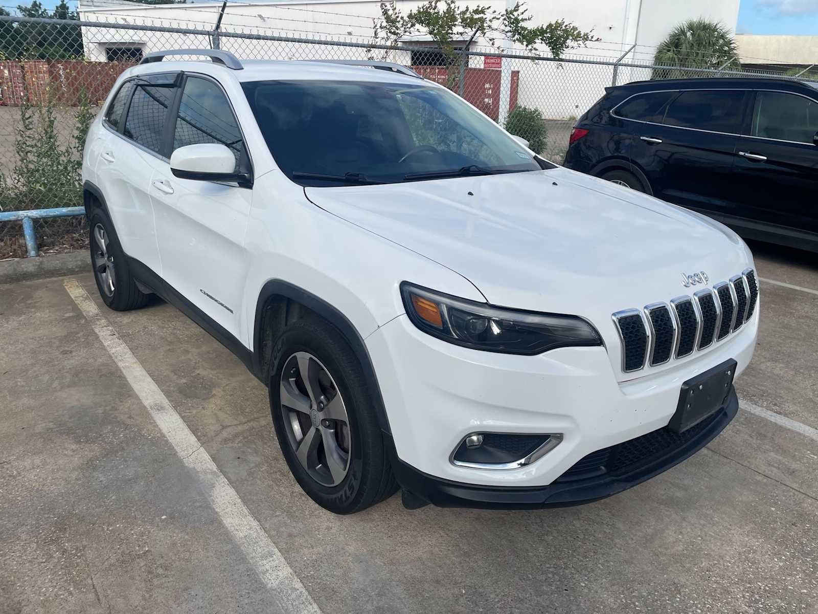 Thumbnail: 2019 Jeep Cherokee - 4