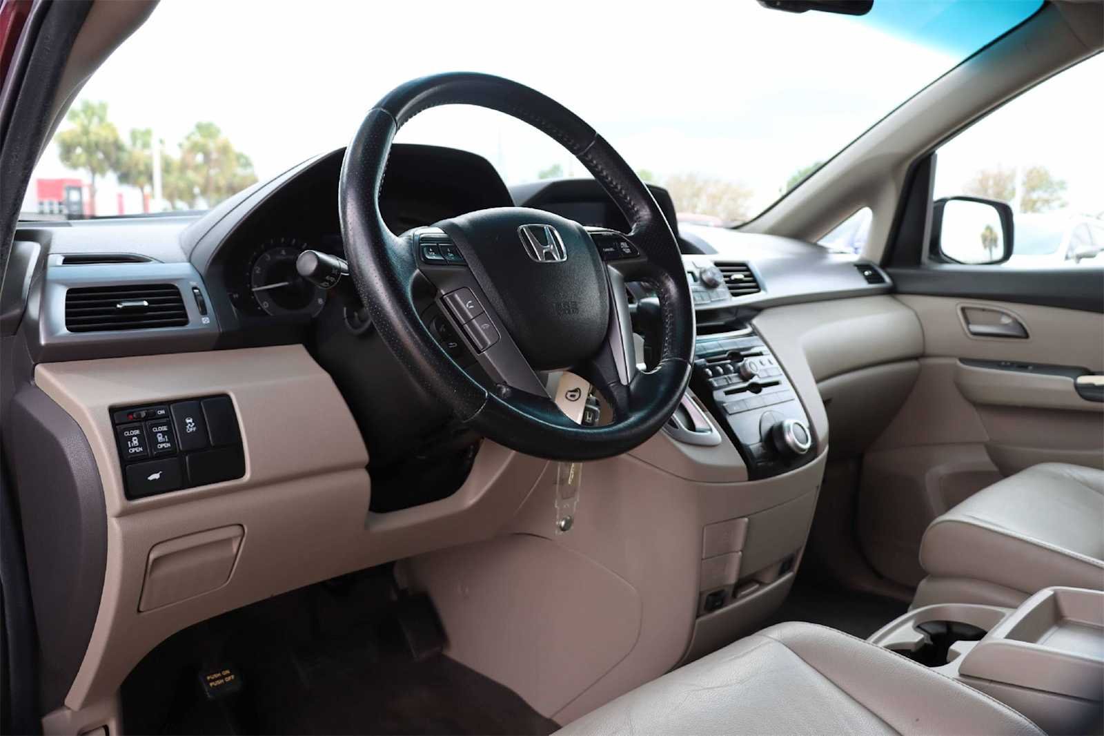 Thumbnail: 2012 Honda Odyssey - 2