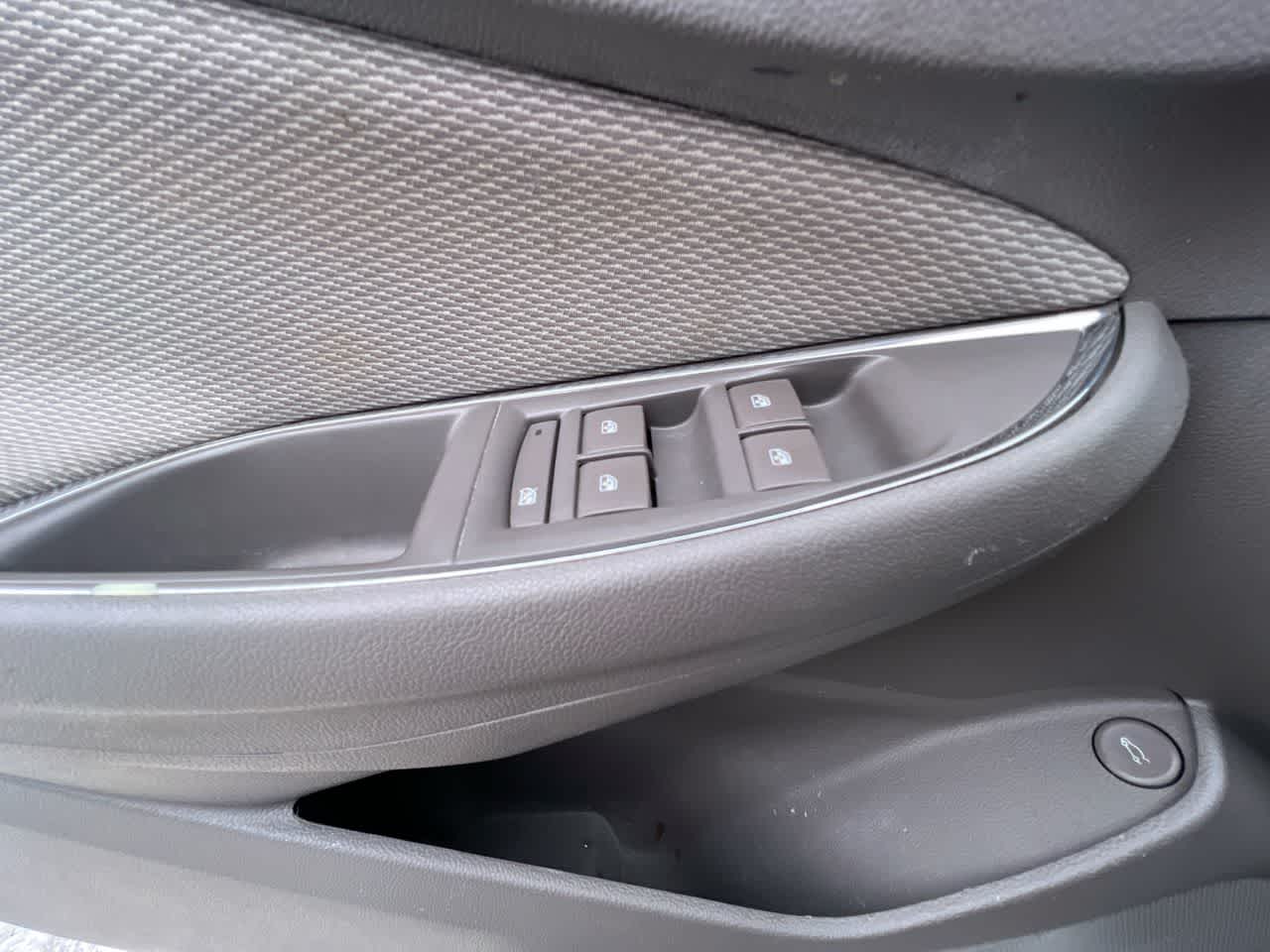 Thumbnail: 2016 Chevrolet Cruze - 13