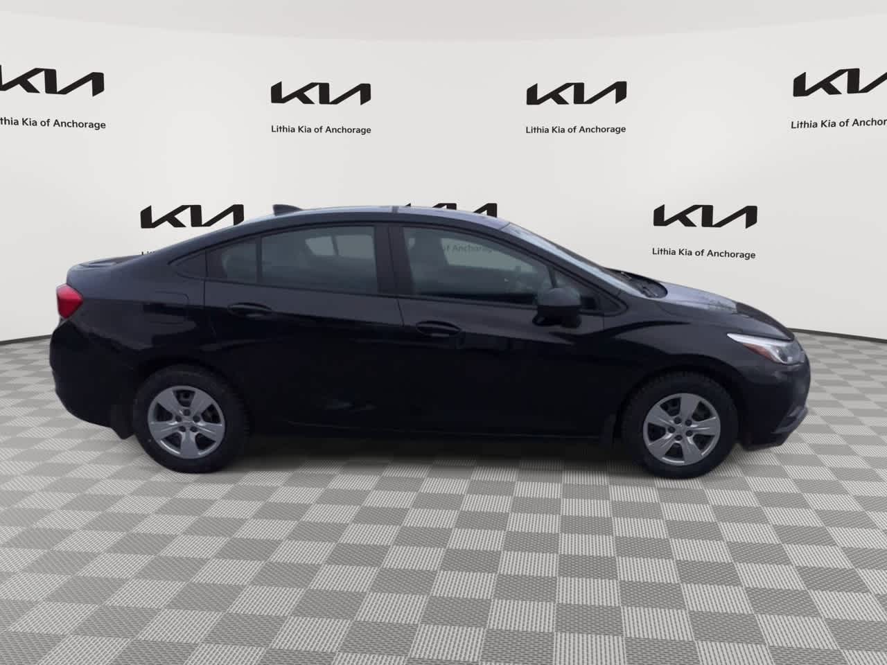 Thumbnail: 2018 Chevrolet Cruze - 9