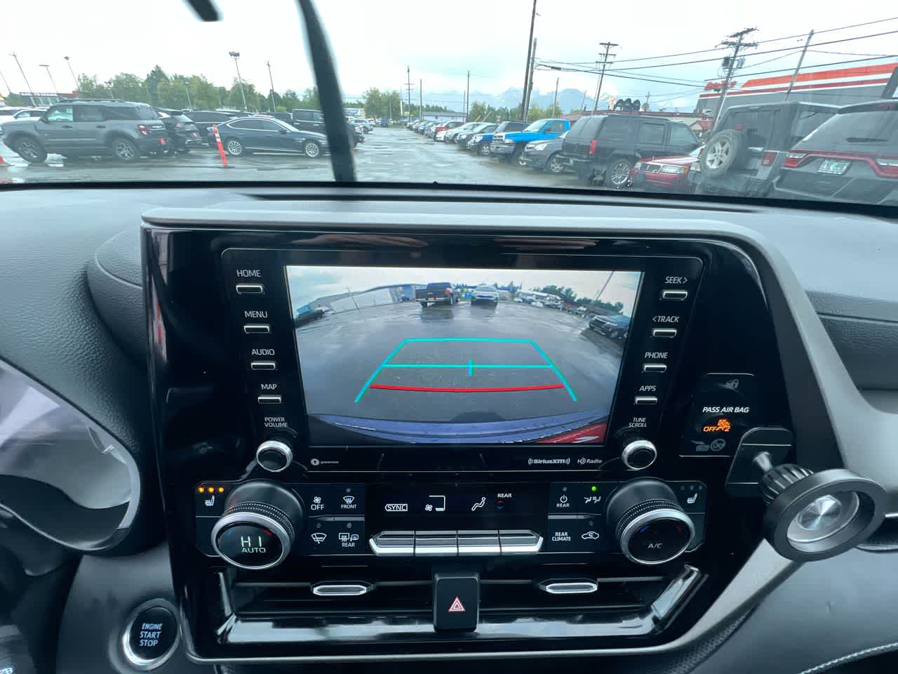 2020 Toyota Highlander XLE 17