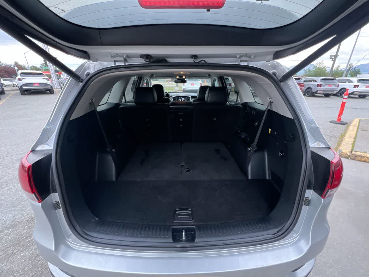 Thumbnail: 2019 Kia Sorento - 25
