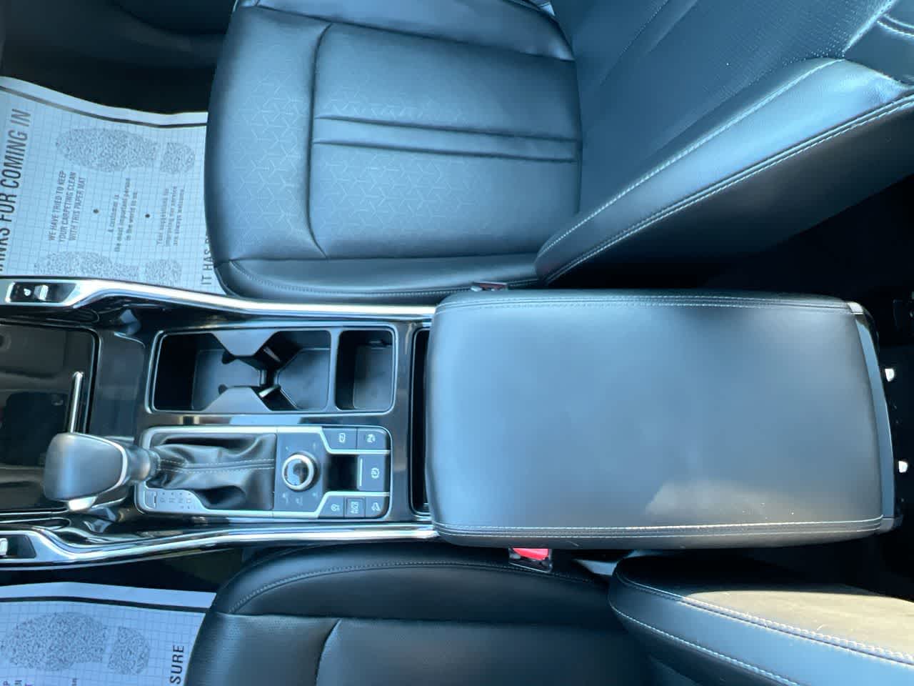 Thumbnail: 2023 Kia Sorento - 21