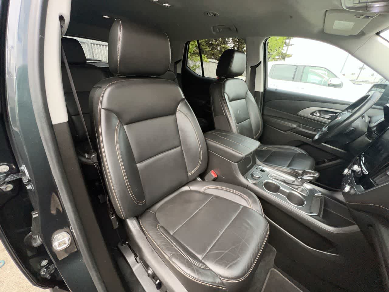 Thumbnail: 2021 Chevrolet Traverse - 28