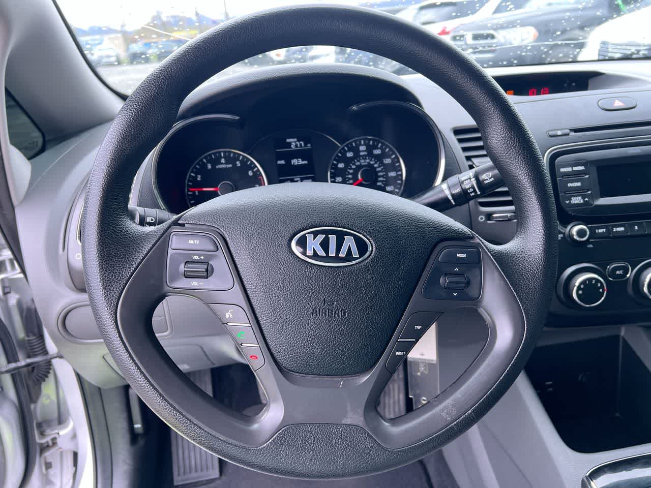 Thumbnail: 2018 Kia Forte - 14