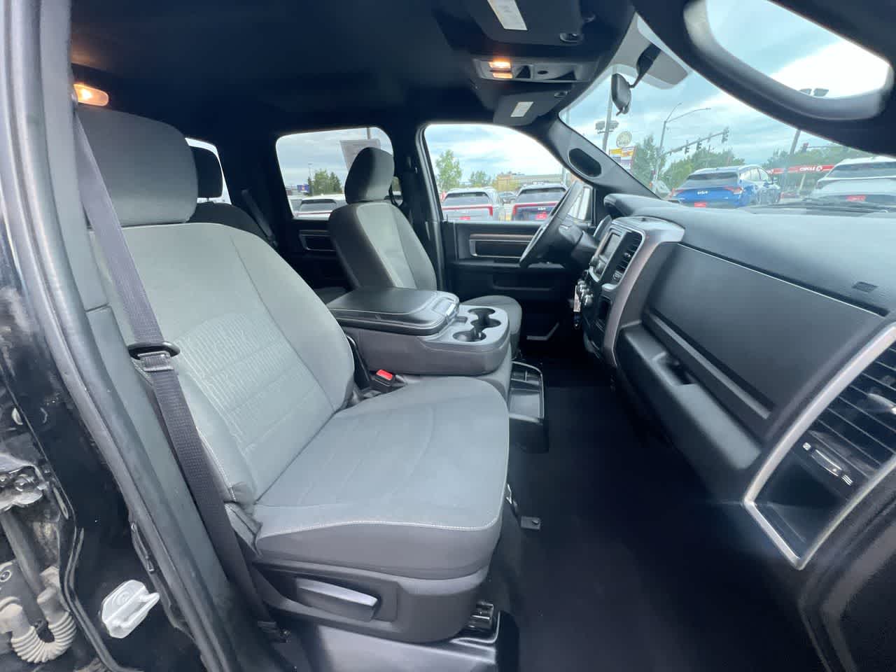 Thumbnail: 2022 RAM 1500 Classic - 28