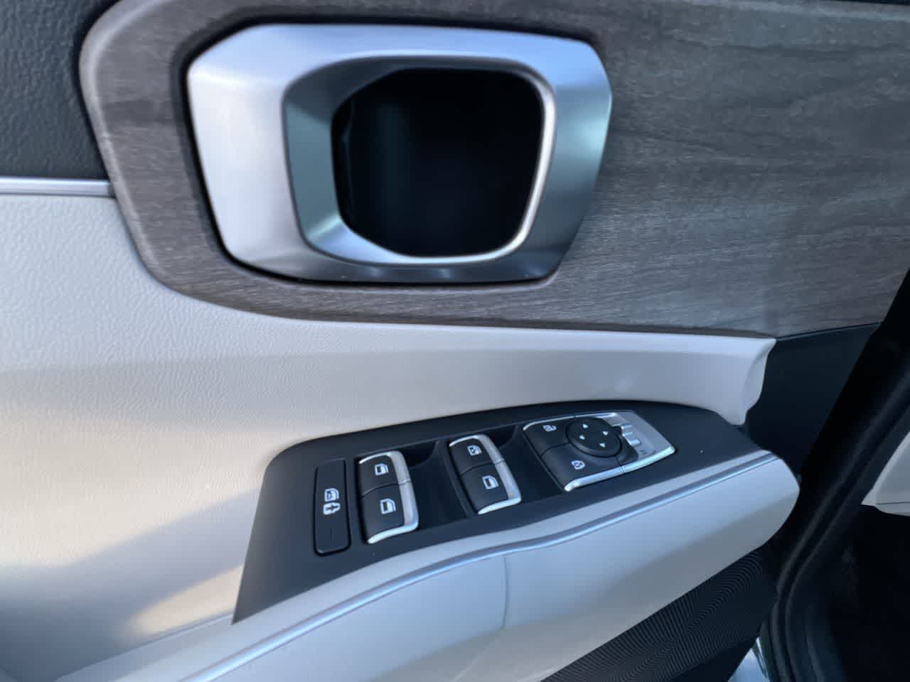 Thumbnail: 2023 Kia Sorento - 13