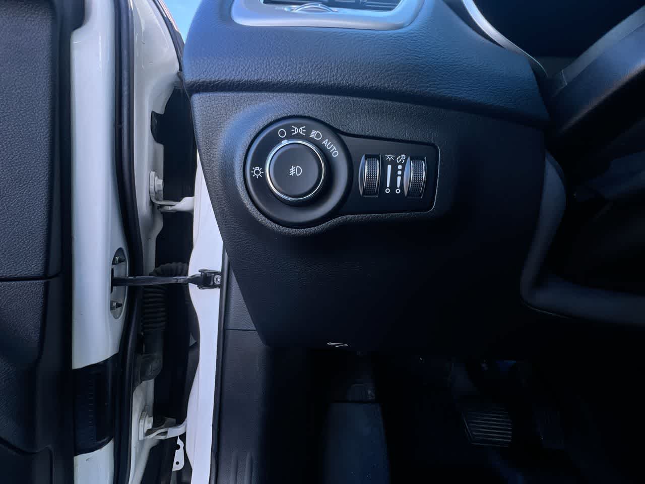 Thumbnail: 2019 Jeep Compass - 18