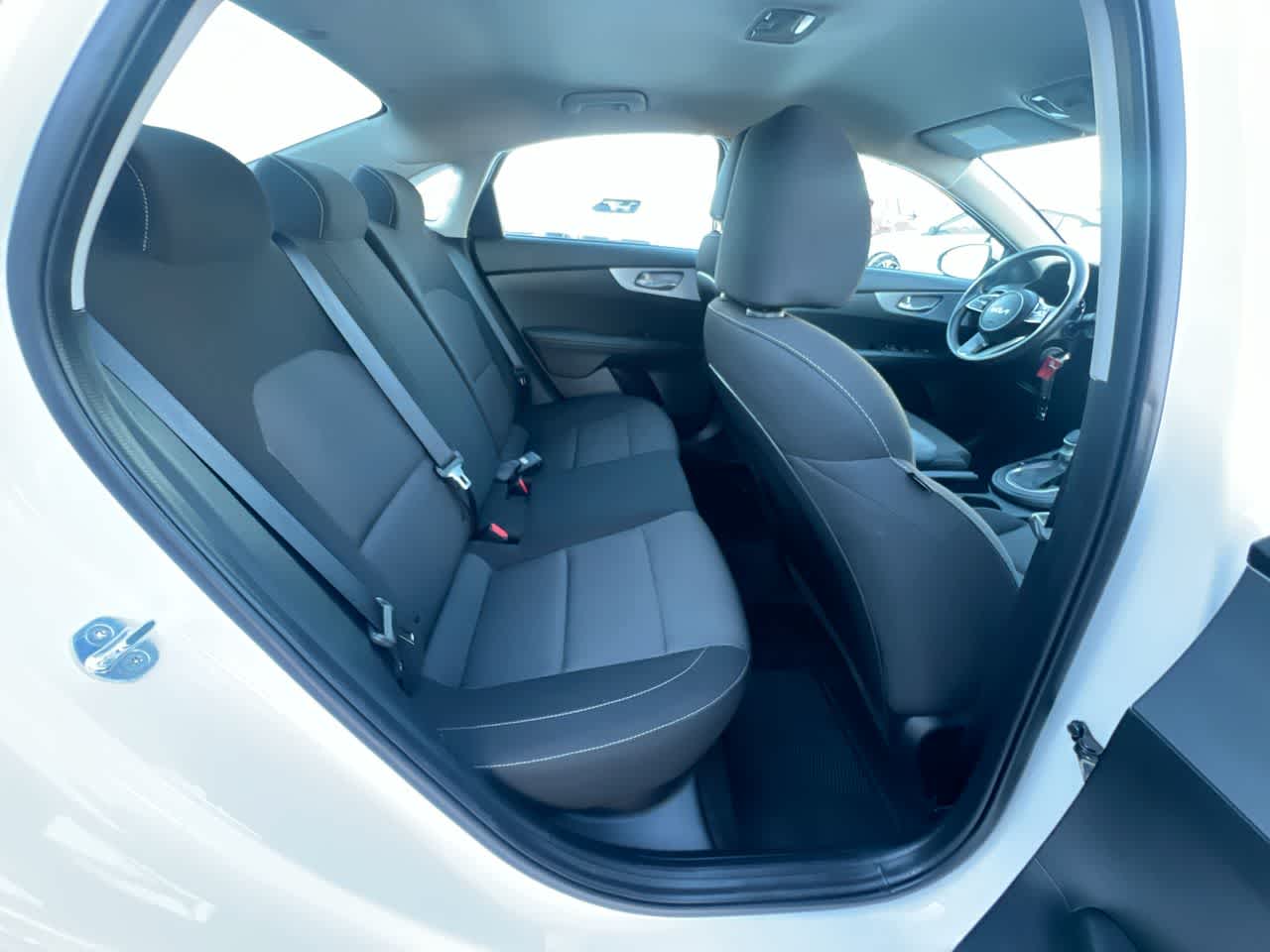 Thumbnail: 2022 Kia Forte - 24