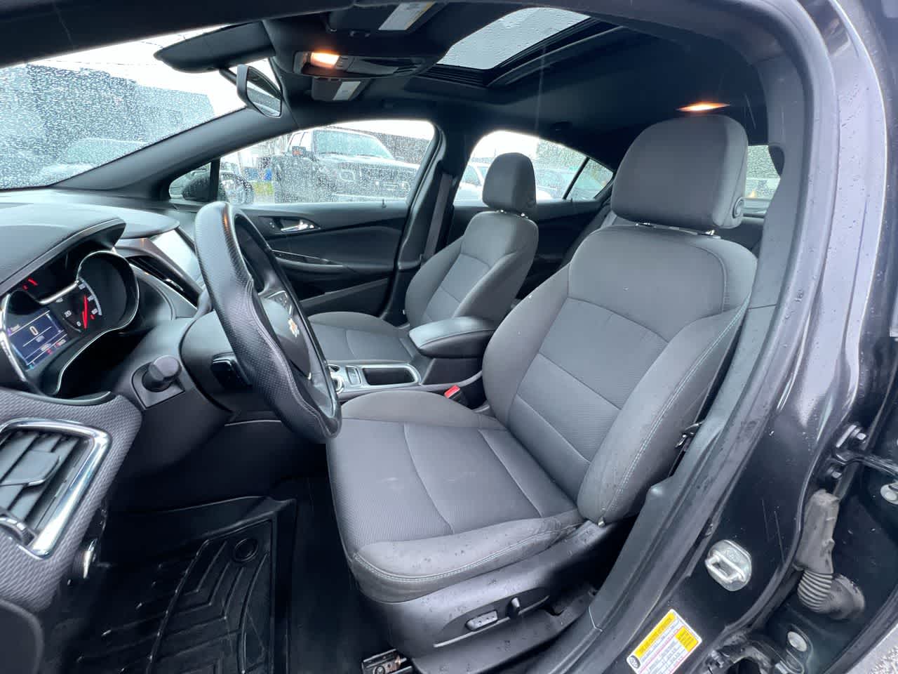 2017 Chevrolet Cruze LT 11
