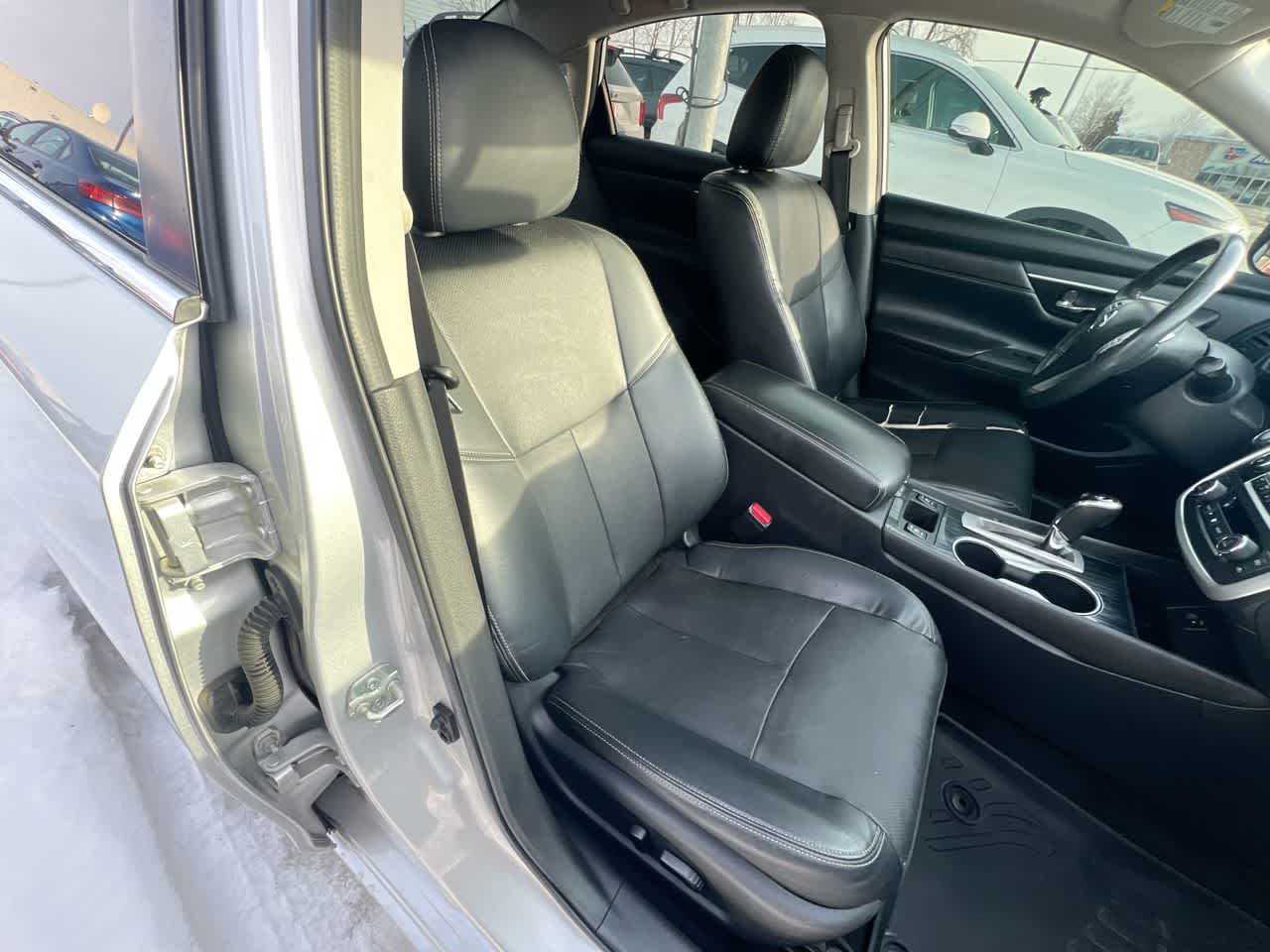 Thumbnail: 2017 Nissan Altima - 27