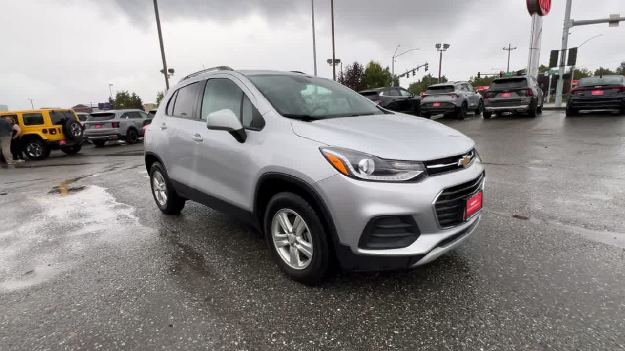 Used 2021 Chevrolet Trax LT with VIN KL7CJPSM5MB372671 for sale in Anchorage, AK