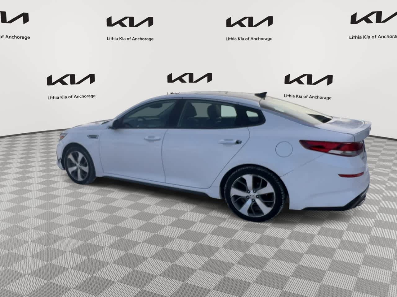 Thumbnail: 2019 Kia Optima - 4