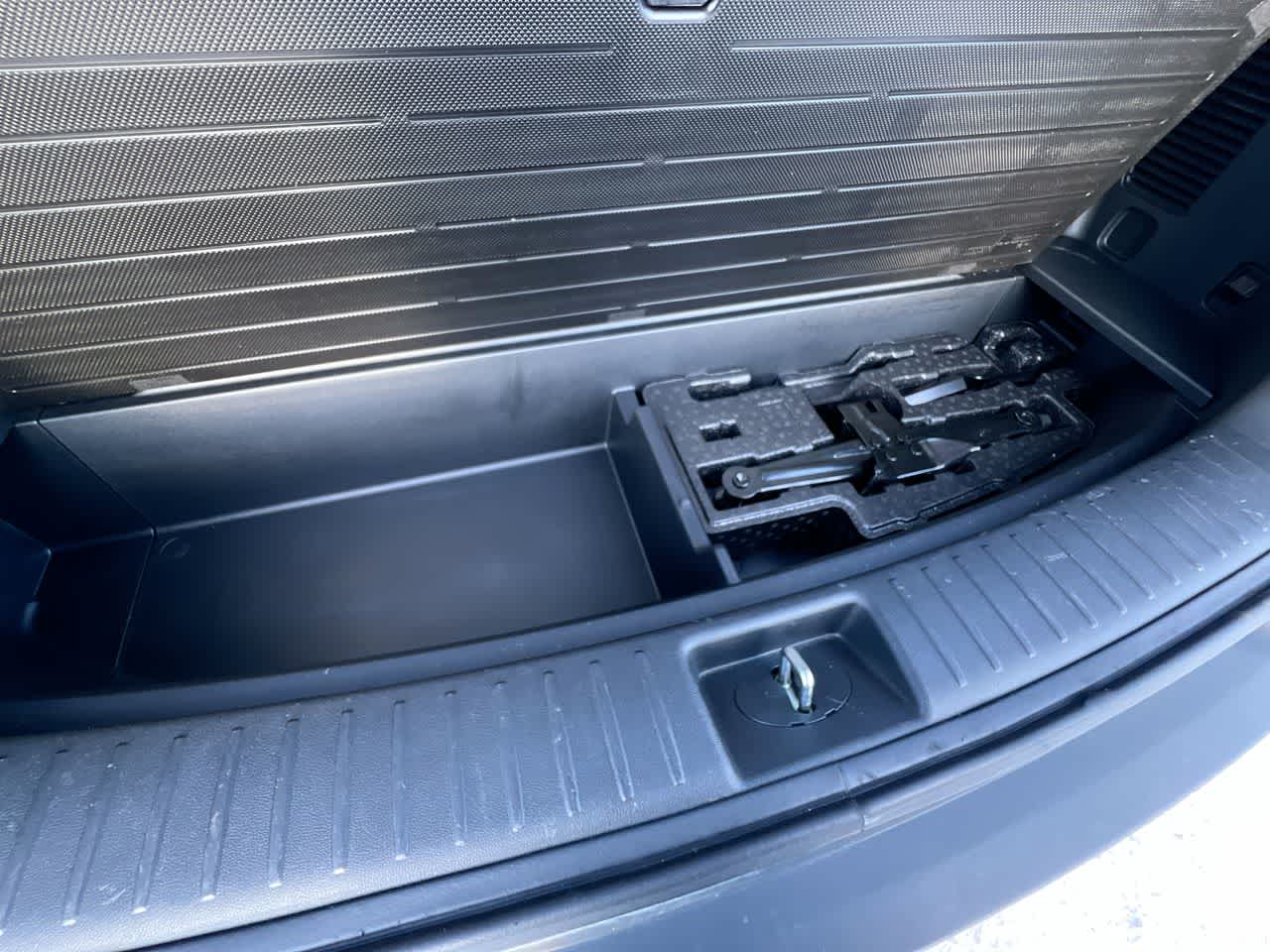 Thumbnail: 2023 Kia Sorento - 26