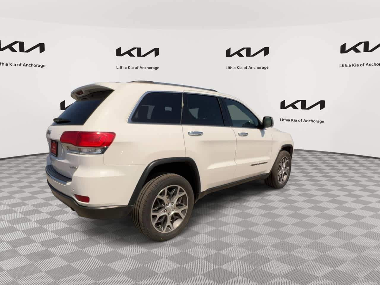 Thumbnail: 2019 Jeep Grand Cherokee - 8